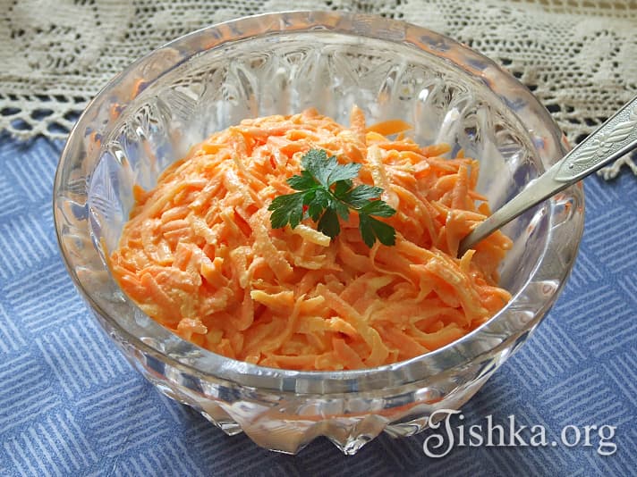 Салат из моркови с чесноком. Пошаговый фоторецепт.