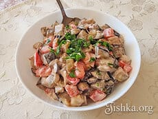 Салат из жареных баклажанов. Пошаговый фоторецепт.
