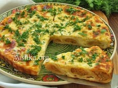 Ленивый пирог из замороженных вареников (пельменей). Пошаговый фоторецепт.