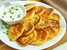 Картофельные оладьи из вчерашнего пюре. Пошаговый фоторецепт.