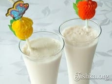 Молочный коктейль с мороженым. Пошаговый фоторецепт.